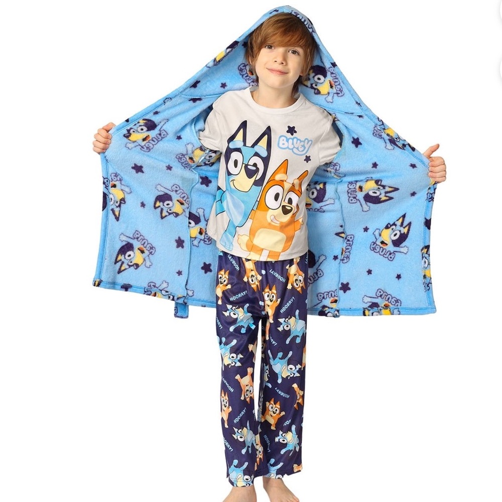 New! Member’s Mark Boys 3-Piece Bluey Hooded Robe and Pajama Set - size 6